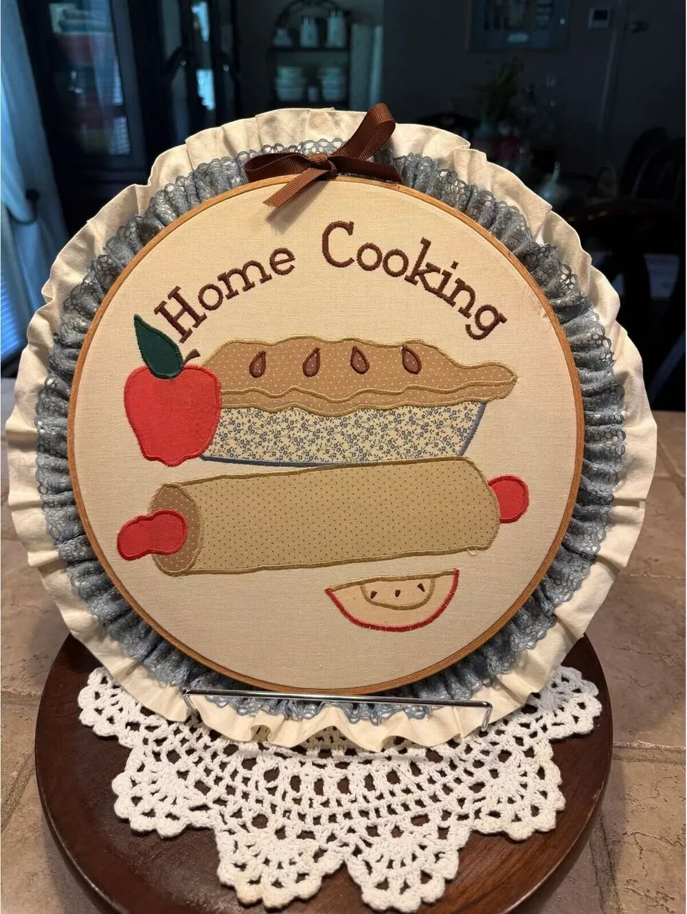 21.  Home Cooking Hoop with pie and rolling pin